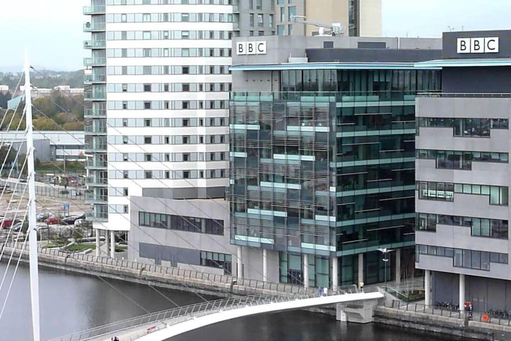 Apartamento Relaxing 1-Bed Flat In Salford With Street Parking Mánchester Exterior foto